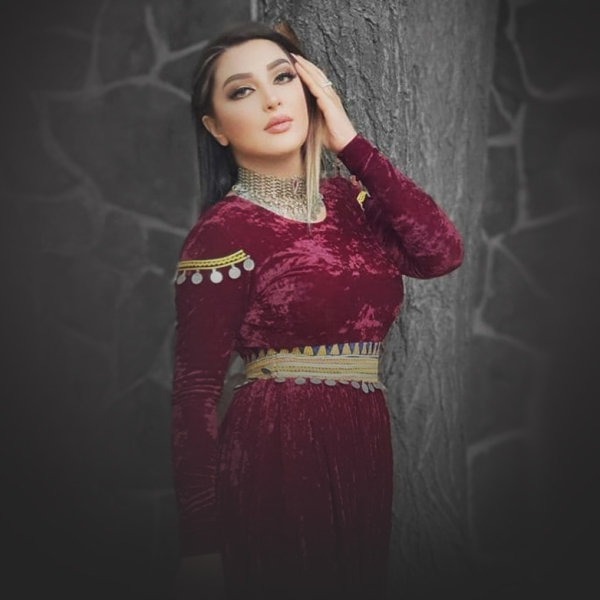 غزال عنایت