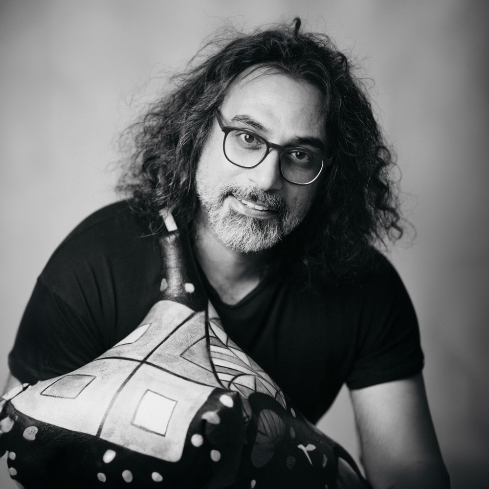 تصویر محسن شریفیان خواننده